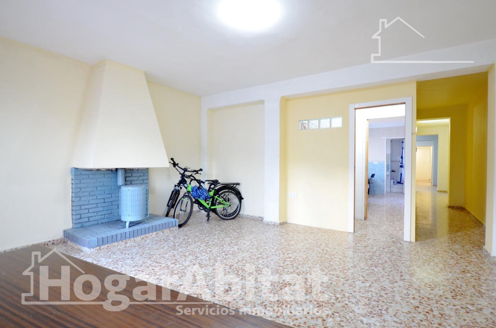 4 bedroom Flat for sale in Oliva - € 93,000 (Ref: 9483541)