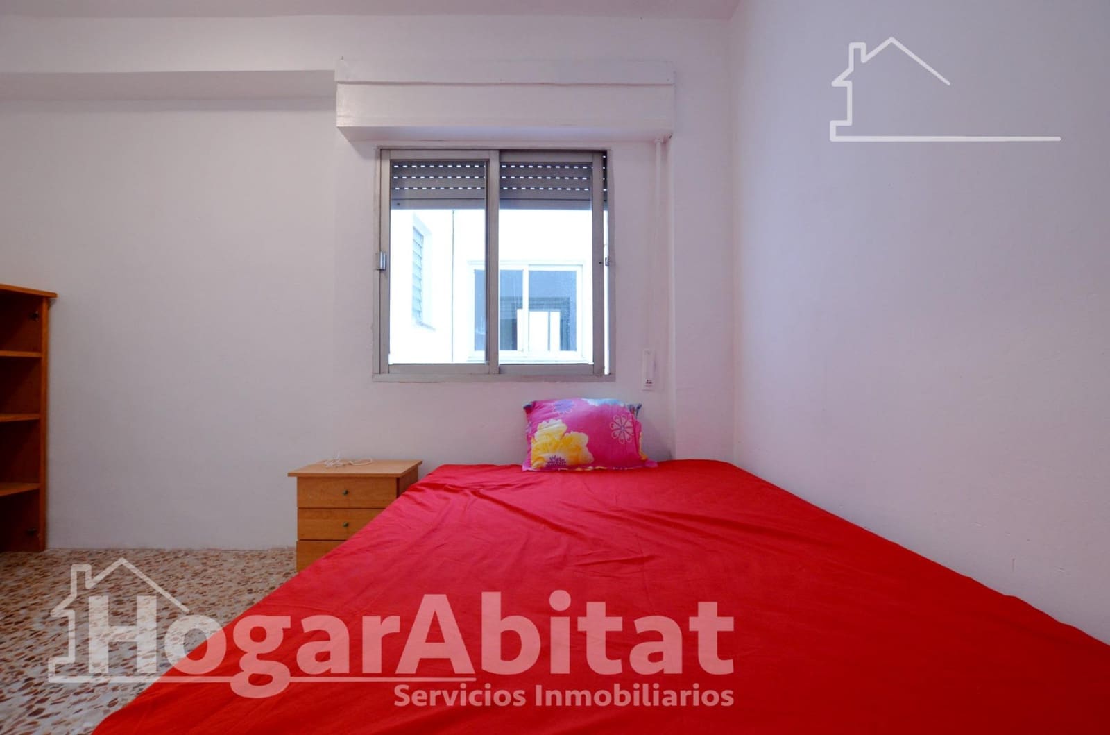 4 bedroom Flat for sale in Oliva - € 93,000 (Ref: 9483541)