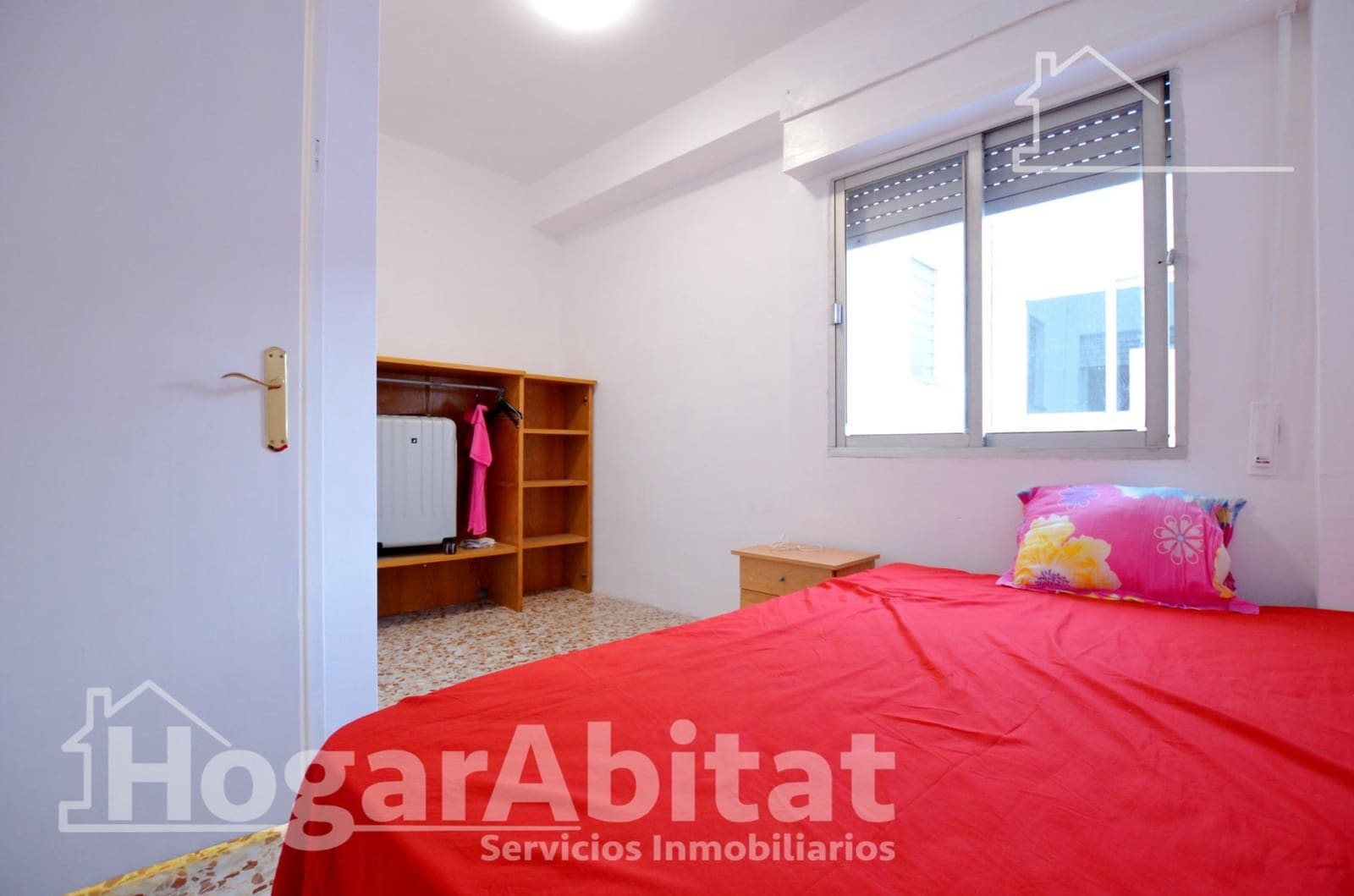 4 bedroom Flat for sale in Oliva - € 93,000 (Ref: 9483541)