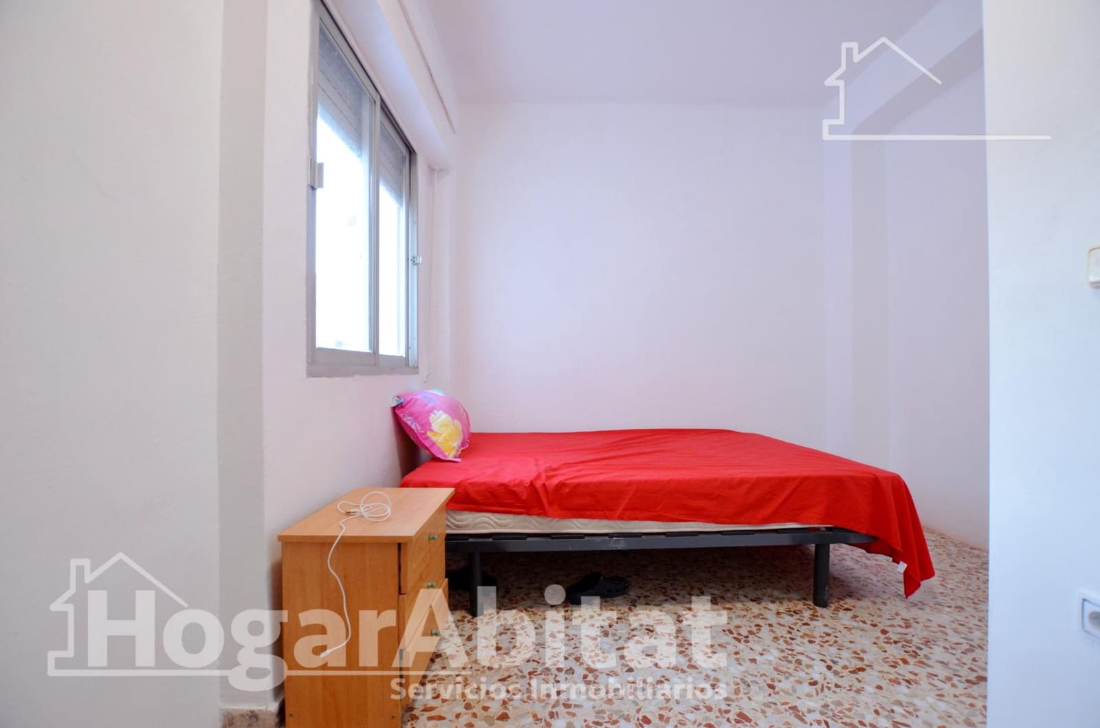 4 bedroom Flat for sale in Oliva - € 93,000 (Ref: 9483541)