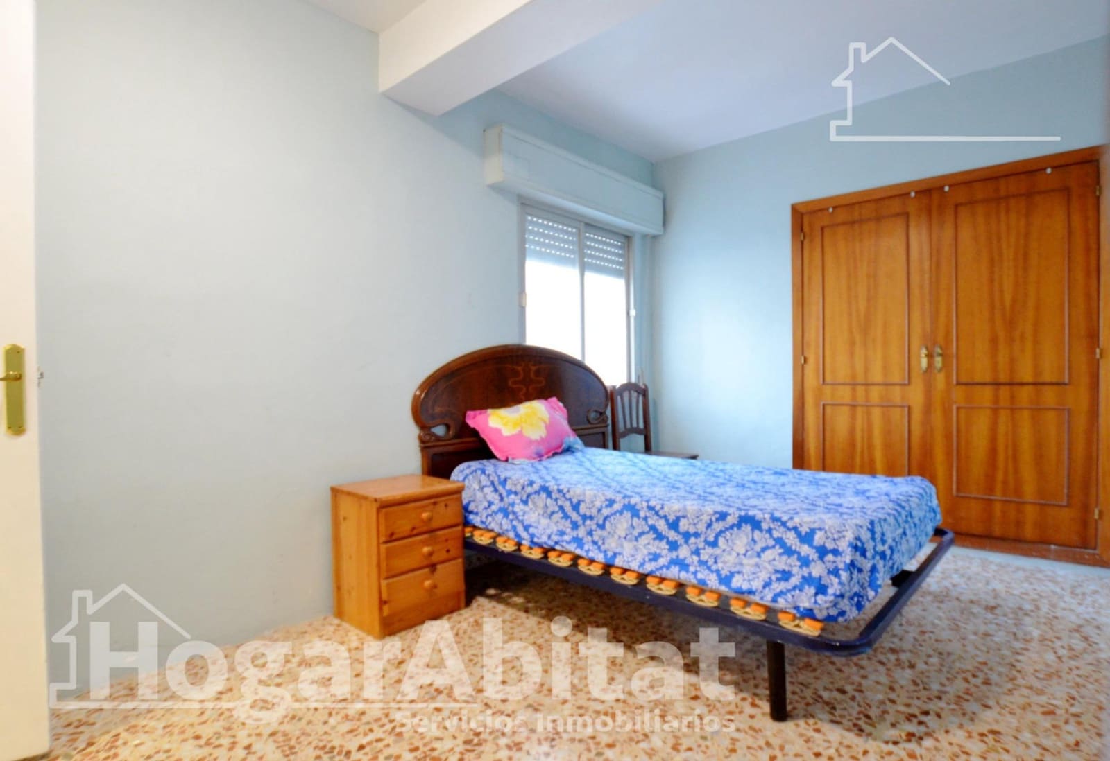 4 bedroom Flat for sale in Oliva - € 93,000 (Ref: 9483541)