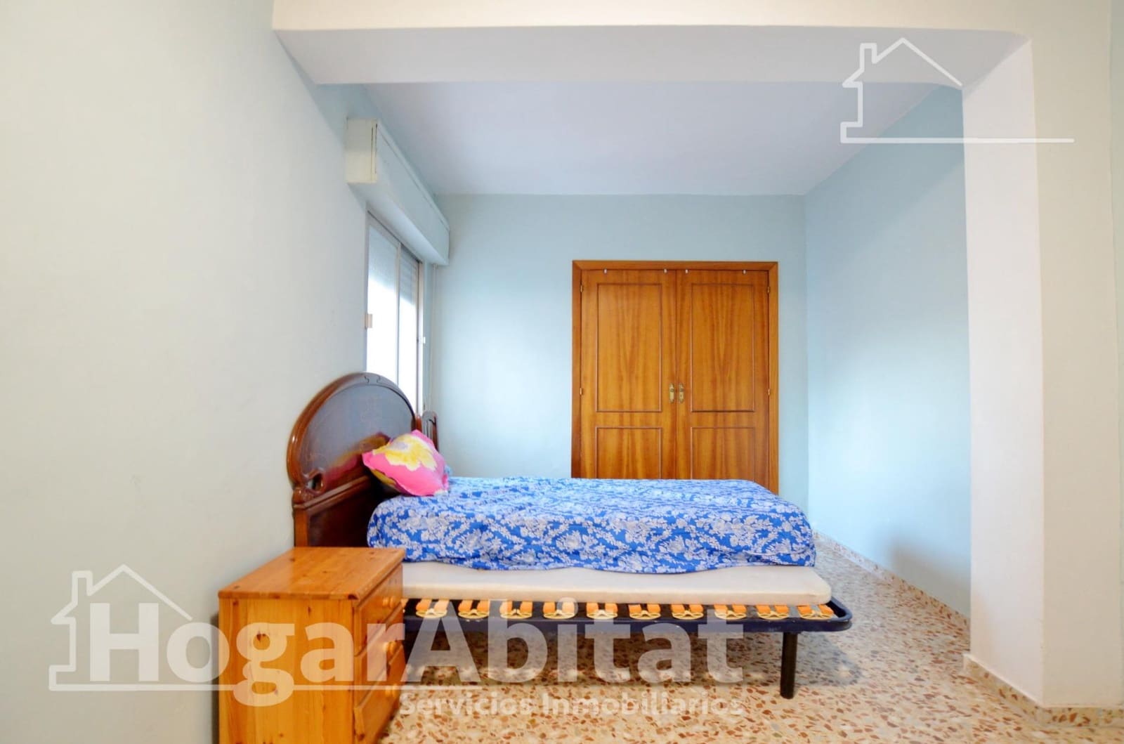 4 bedroom Flat for sale in Oliva - € 93,000 (Ref: 9483541)