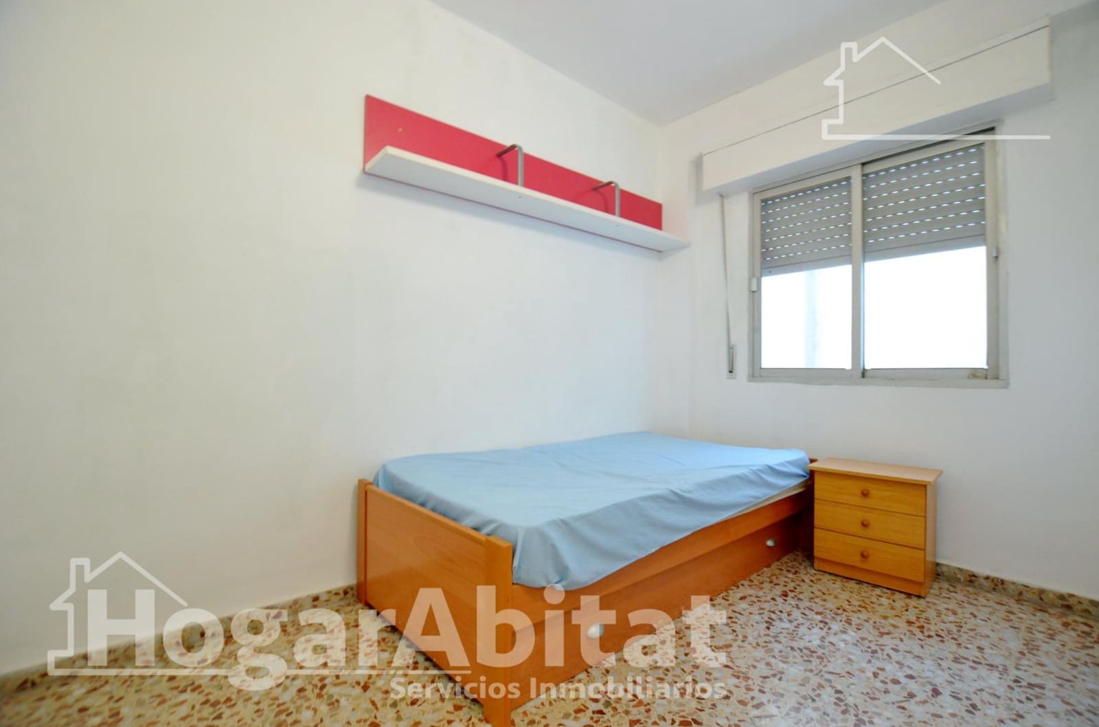 4 bedroom Flat for sale in Oliva - € 93,000 (Ref: 9483541)