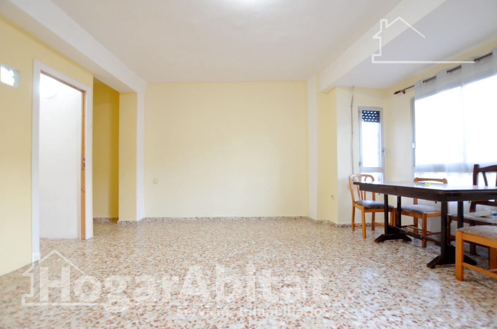 4 bedroom Flat for sale in Oliva - € 93,000 (Ref: 9483541)