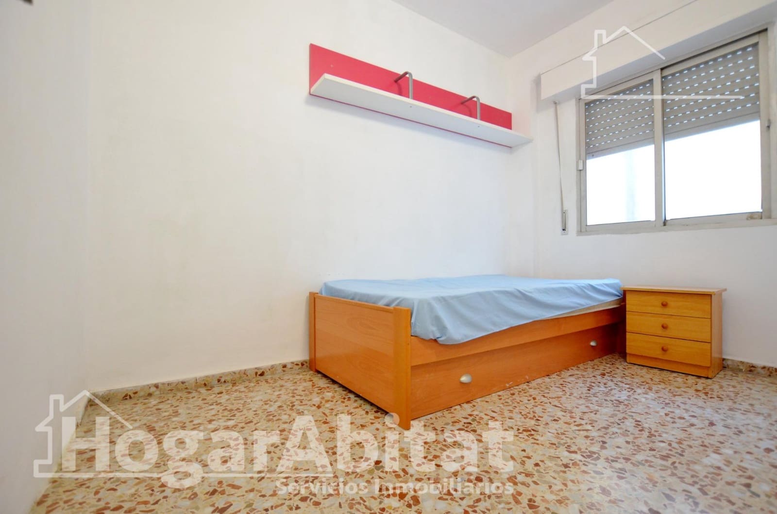 4 bedroom Flat for sale in Oliva - € 93,000 (Ref: 9483541)