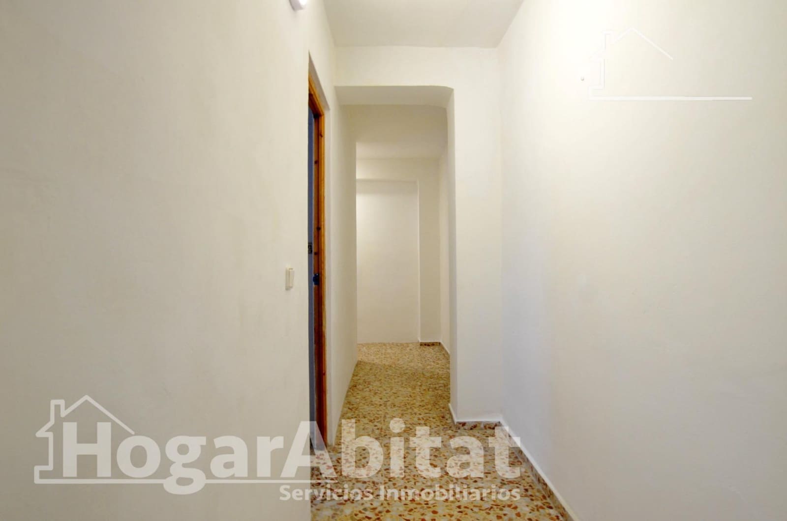 4 bedroom Flat for sale in Oliva - € 93,000 (Ref: 9483541)
