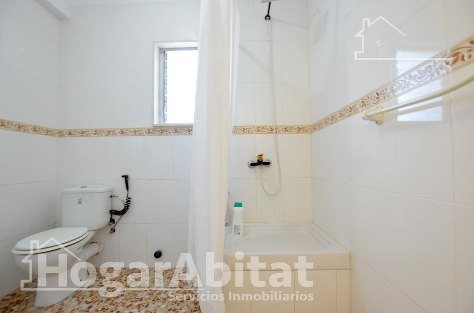 4 bedroom Flat for sale in Oliva - € 93,000 (Ref: 9483541)