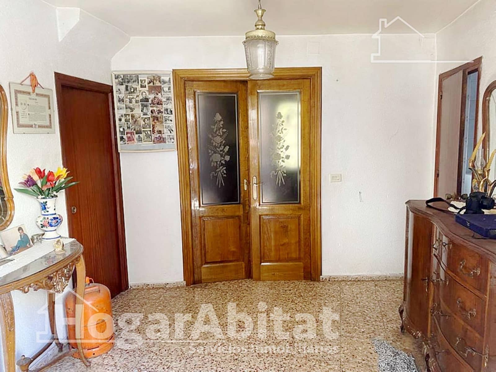 8 bedroom Townhouse for sale in Pavias - € 120,000 (Ref: 9485380)