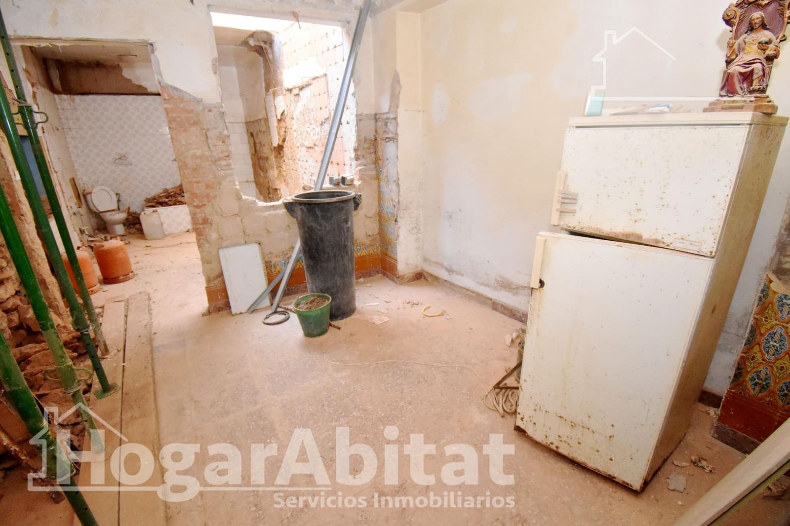 3 bedroom Townhouse for sale in Almassora / Almazora - € 75,000 (Ref: 9488374)