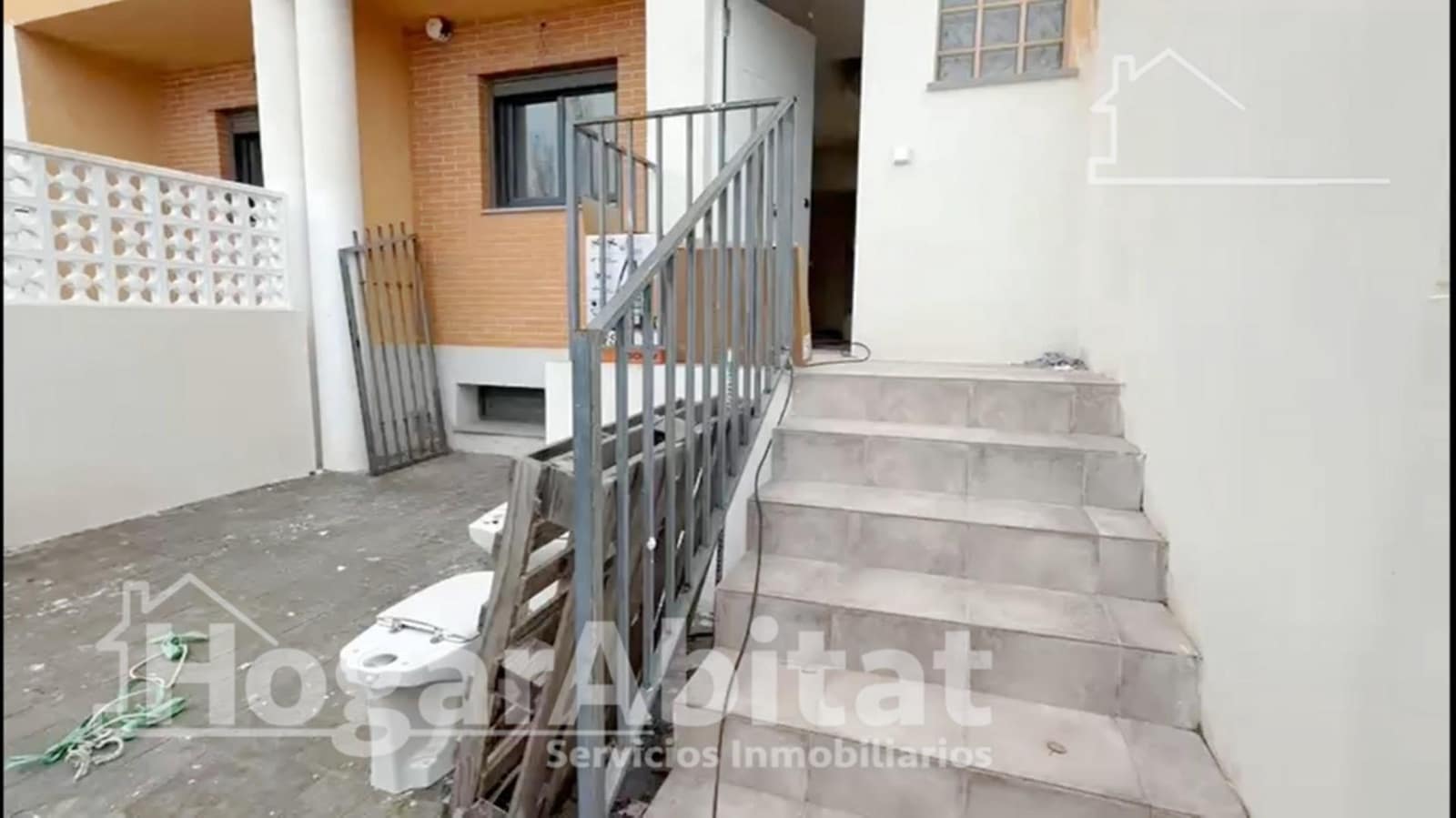 3 slaapkamer Rijtjeshuis te koop in Els Poblets met garage - € 280.000 (Ref: 9491476)