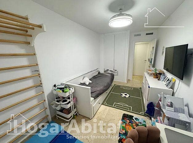 Piso de 4 habitaciones en Valterna, Paterna en venta con piscina garaje - 474.000 € (Ref: 9491481)