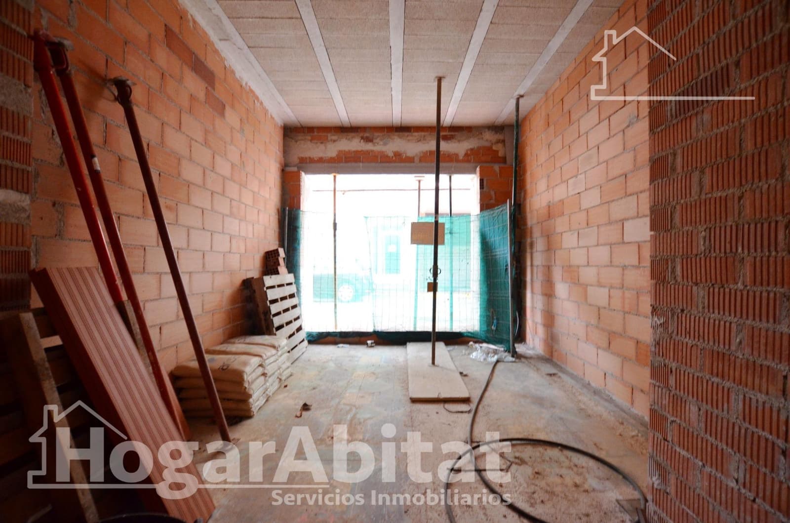 Townhouse for sale in Piles with garage - € 160,000 (Ref: 9491486)