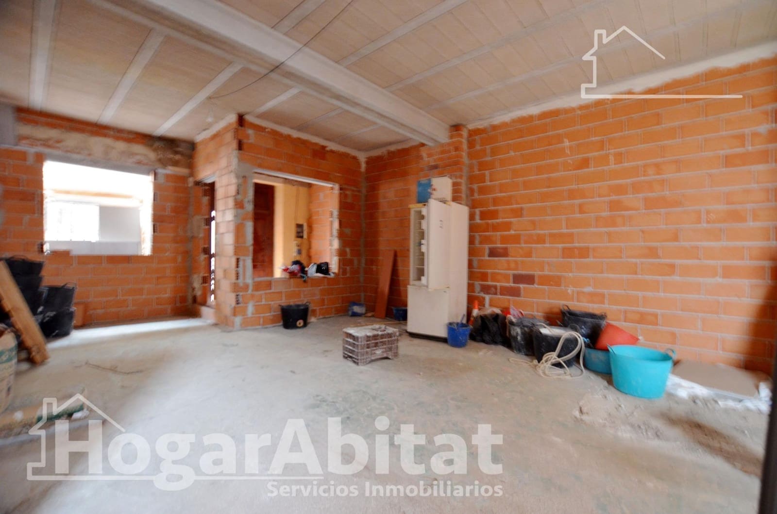Townhouse for sale in Piles with garage - € 160,000 (Ref: 9491486)