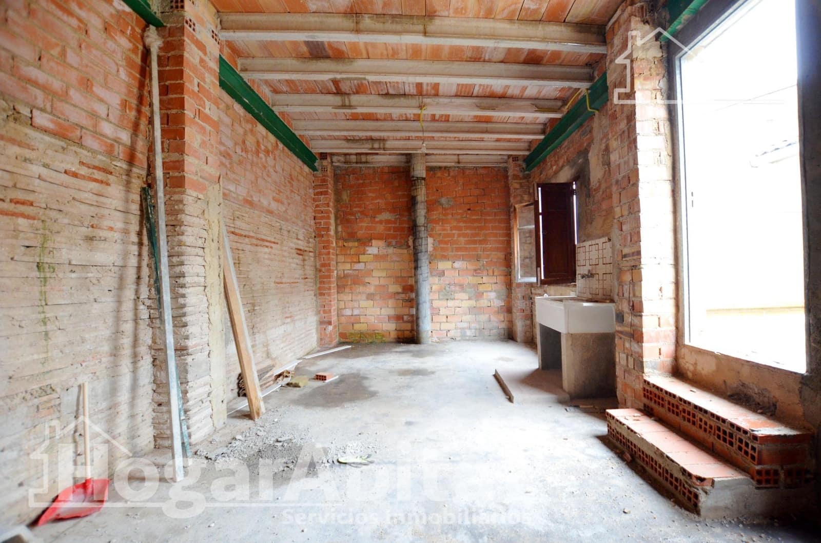 Townhouse for sale in Piles with garage - € 160,000 (Ref: 9491486)