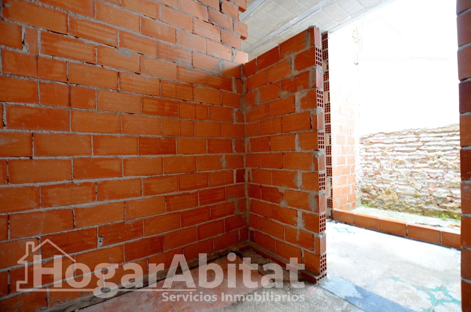 Townhouse for sale in Piles with garage - € 160,000 (Ref: 9491486)
