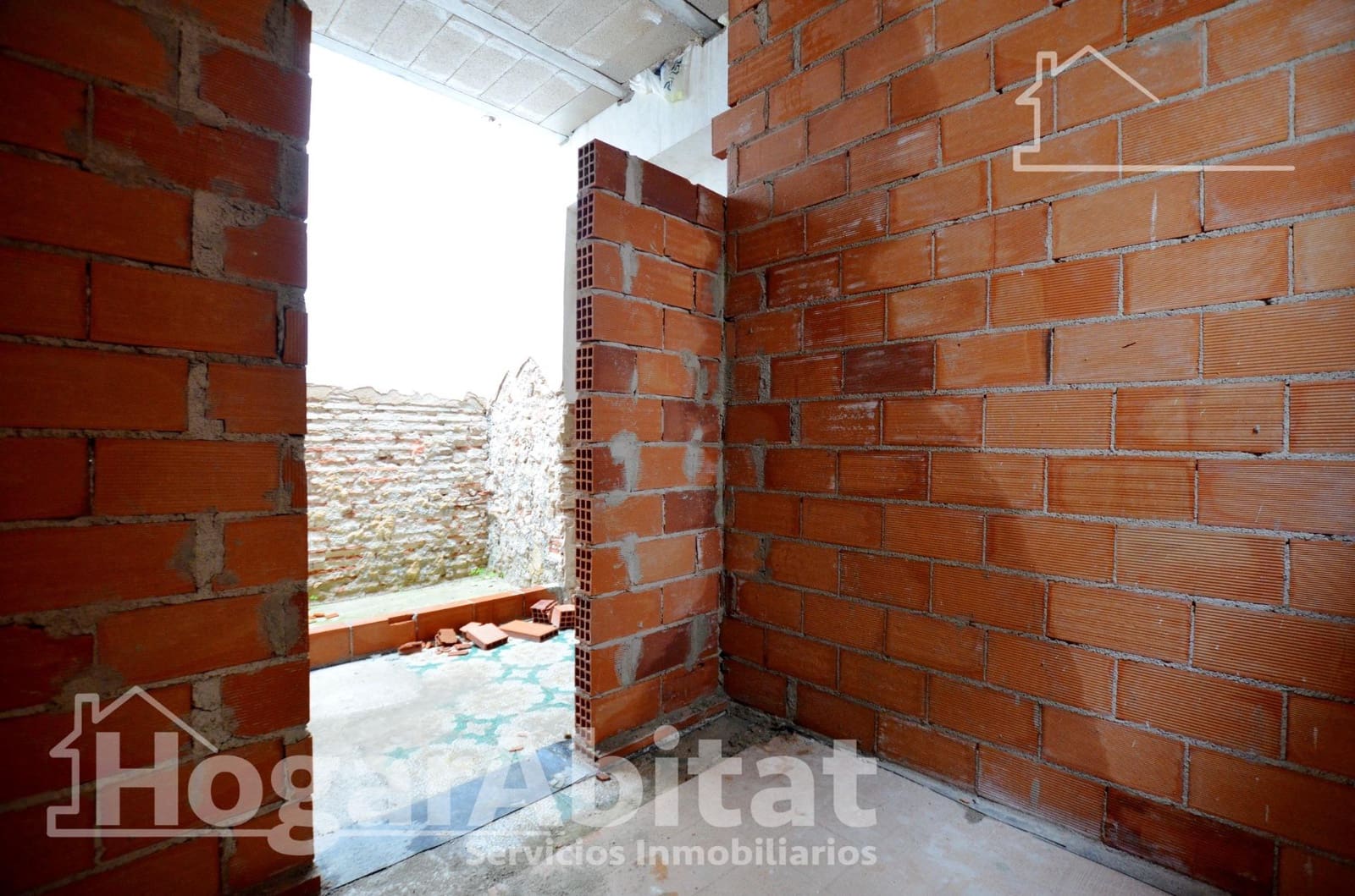 Townhouse for sale in Piles with garage - € 160,000 (Ref: 9491486)