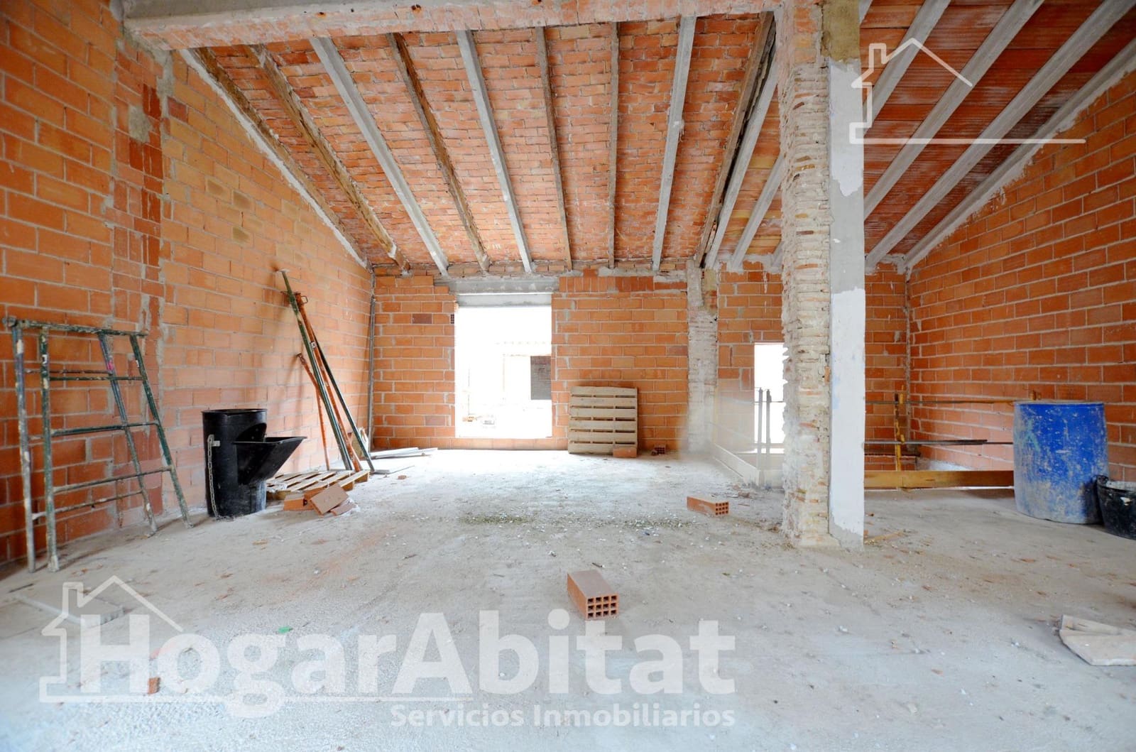 Townhouse for sale in Piles with garage - € 160,000 (Ref: 9491486)