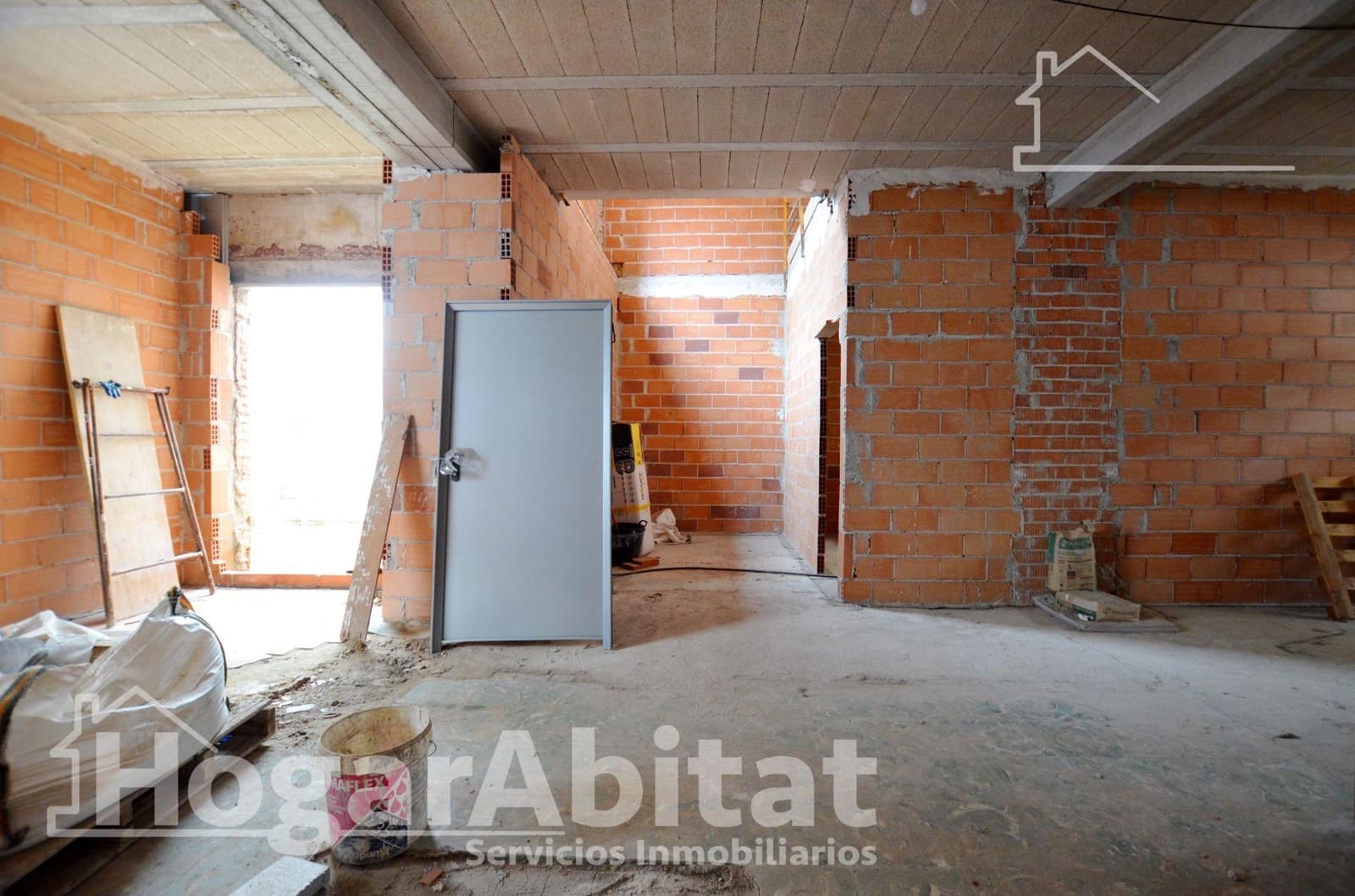 Townhouse for sale in Piles with garage - € 160,000 (Ref: 9491486)