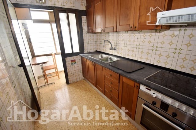 4 chambre Appartement à vendre à Castelló de la Plana - 190 000 € (Ref: 9494681)