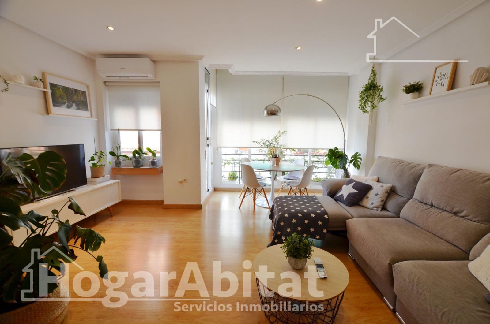 2 bedroom Flat for sale in Alicante / Alacant city - € 215,000 (Ref: 9494685)