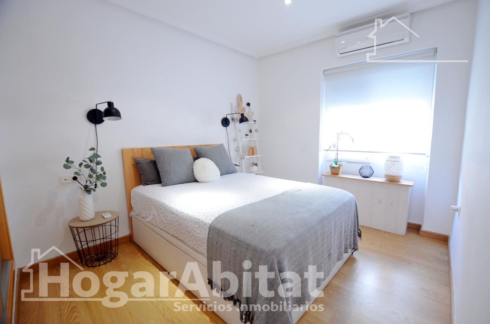 2 bedroom Flat for sale in Alicante / Alacant city - € 215,000 (Ref: 9494685)