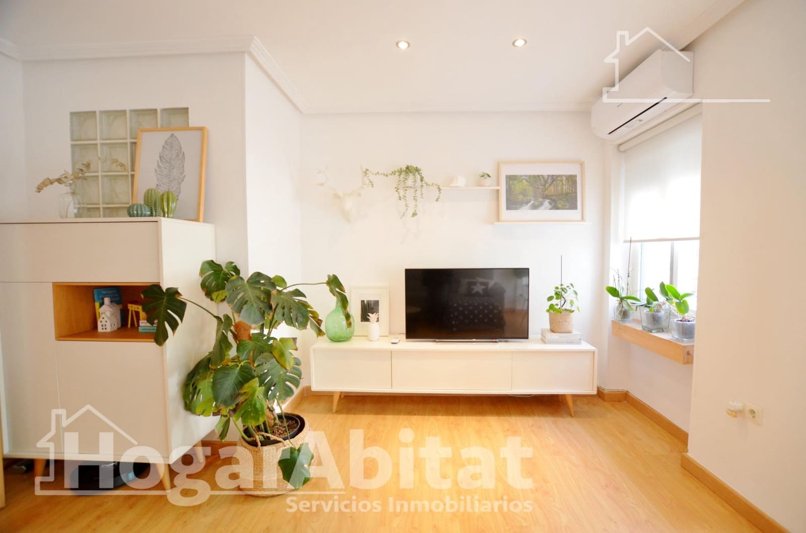 2 bedroom Flat for sale in Alicante / Alacant city - € 215,000 (Ref: 9494685)