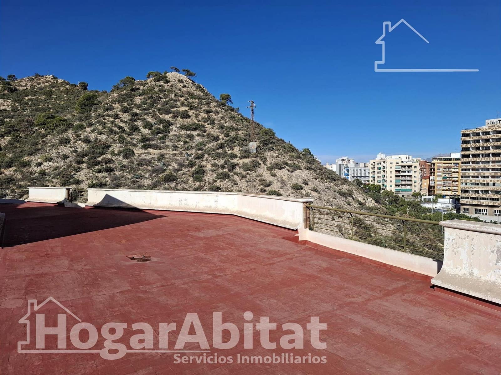 4 bedroom Flat for sale in Alicante / Alacant city with garage - € 390,000 (Ref: 9502417)
