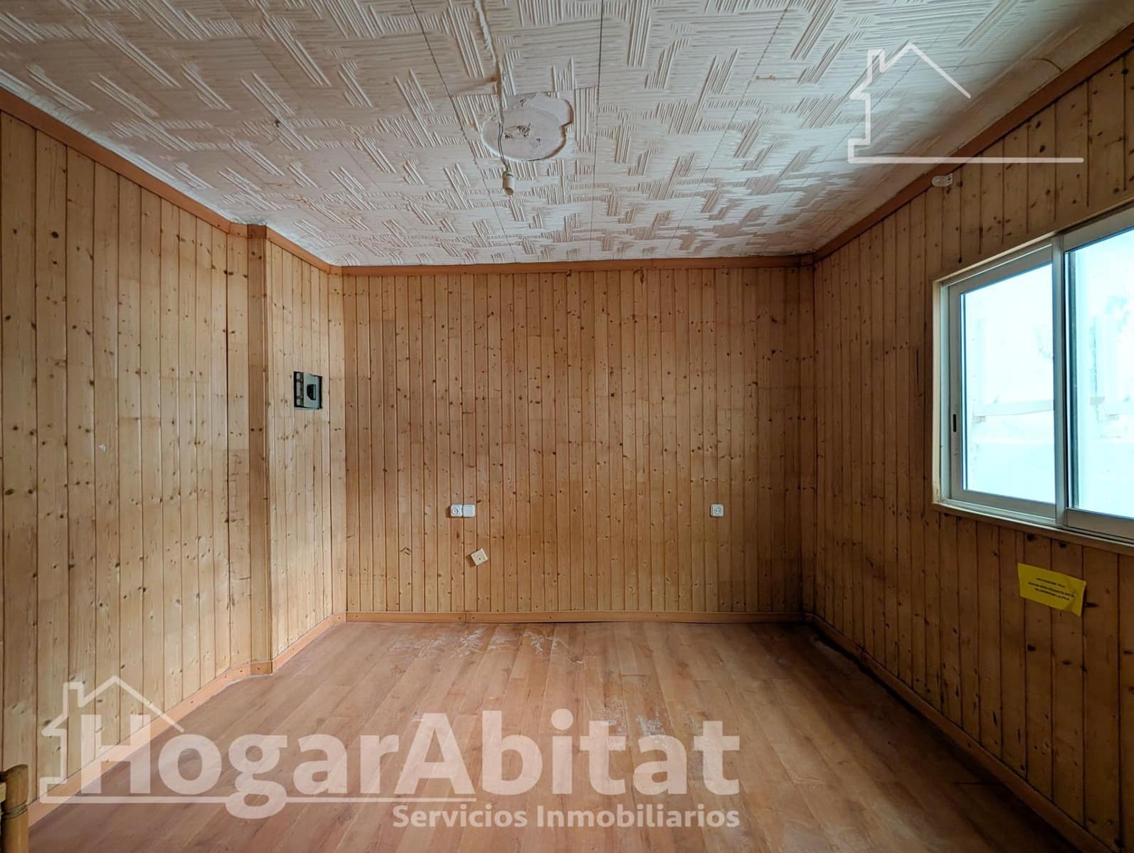 4 bedroom Townhouse for sale in Alicante / Alacant city - € 157,000 (Ref: 9502437)