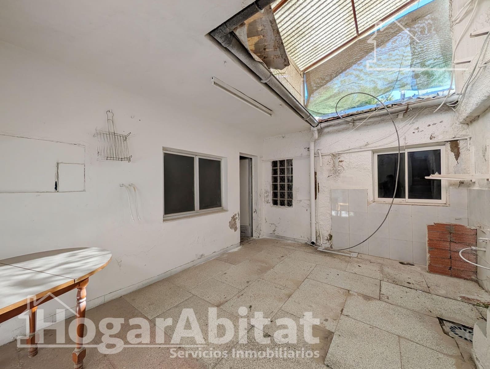 4 bedroom Townhouse for sale in Alicante / Alacant city - € 157,000 (Ref: 9502437)