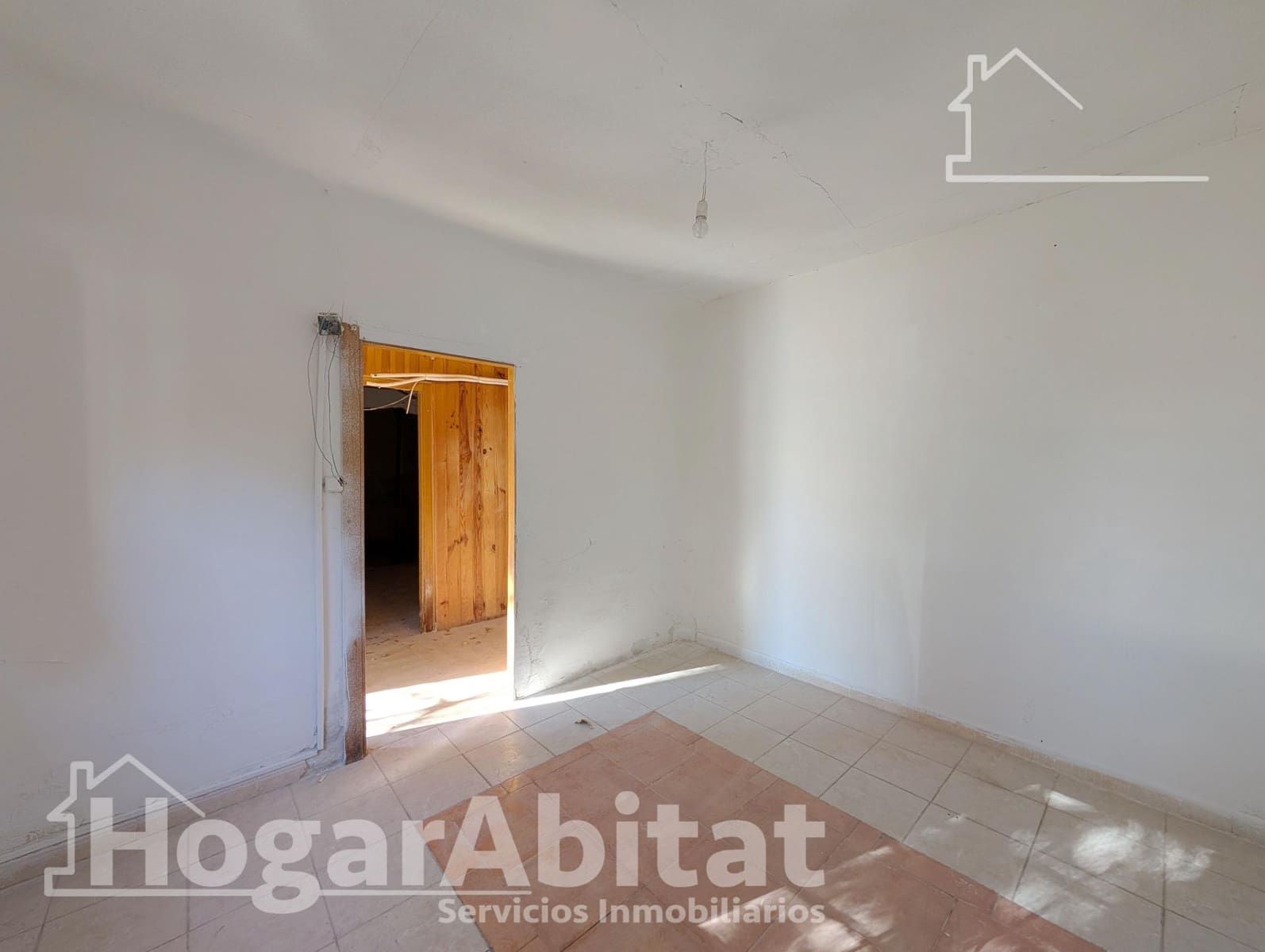 4 bedroom Townhouse for sale in Alicante / Alacant city - € 157,000 (Ref: 9502437)