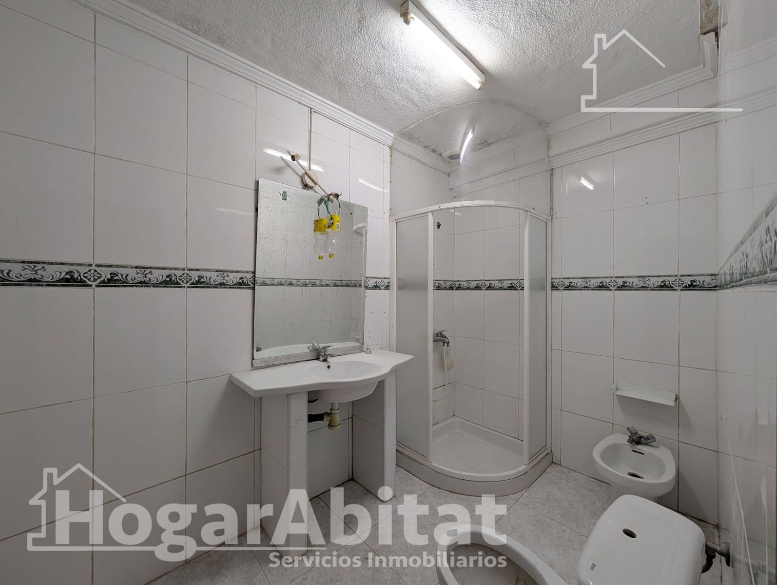 4 bedroom Townhouse for sale in Alicante / Alacant city - € 157,000 (Ref: 9502437)