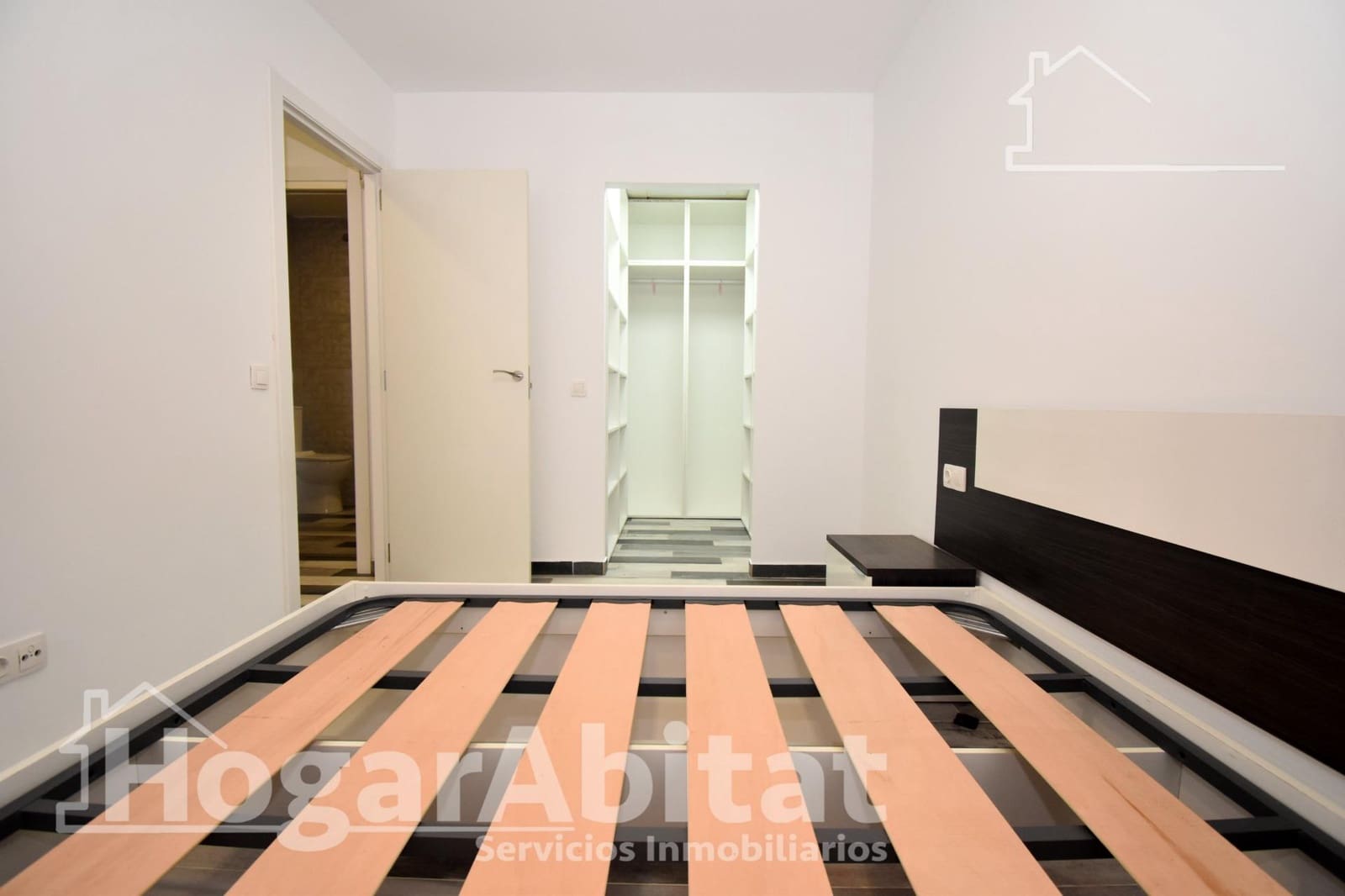 2 bedroom Flat for sale in Castello de la Plana - € 152,000 (Ref: 9508927)