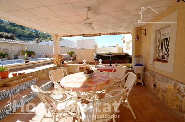 5 sovrum Villa till salu i Alicante stad med pool garage - 490 000 € (Ref: 9508933)