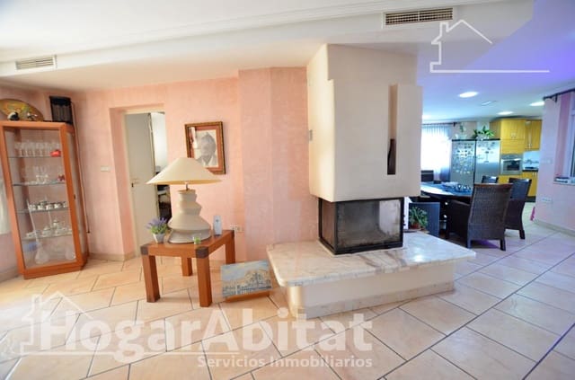 5 sovrum Villa till salu i Alicante stad med pool garage - 490 000 € (Ref: 9508933)