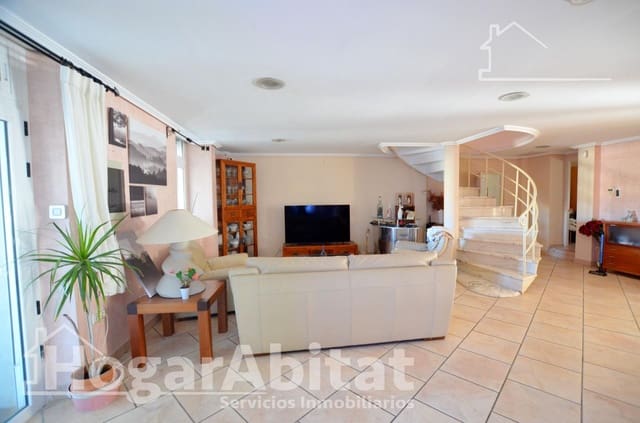 5 sovrum Villa till salu i Alicante stad med pool garage - 490 000 € (Ref: 9508933)