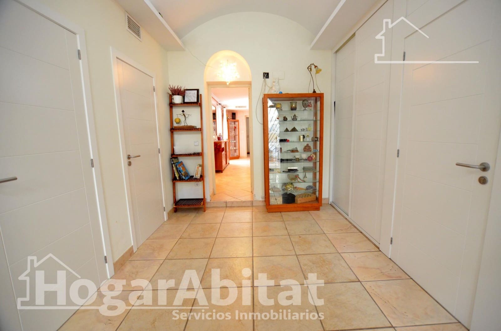 5 sovrum Villa till salu i Alicante stad med pool garage - 490 000 € (Ref: 9508933)