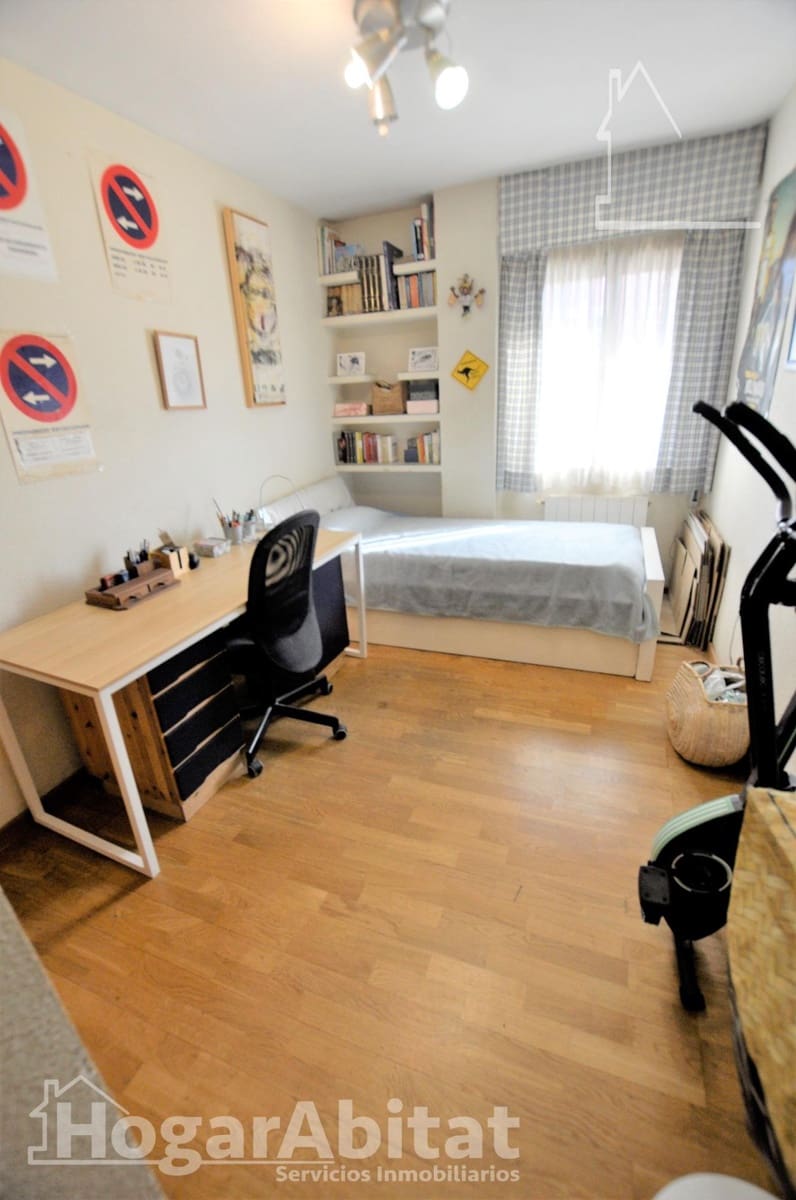 4 bedroom Flat for sale in Valencia city - € 440,000 (Ref: 9513459)