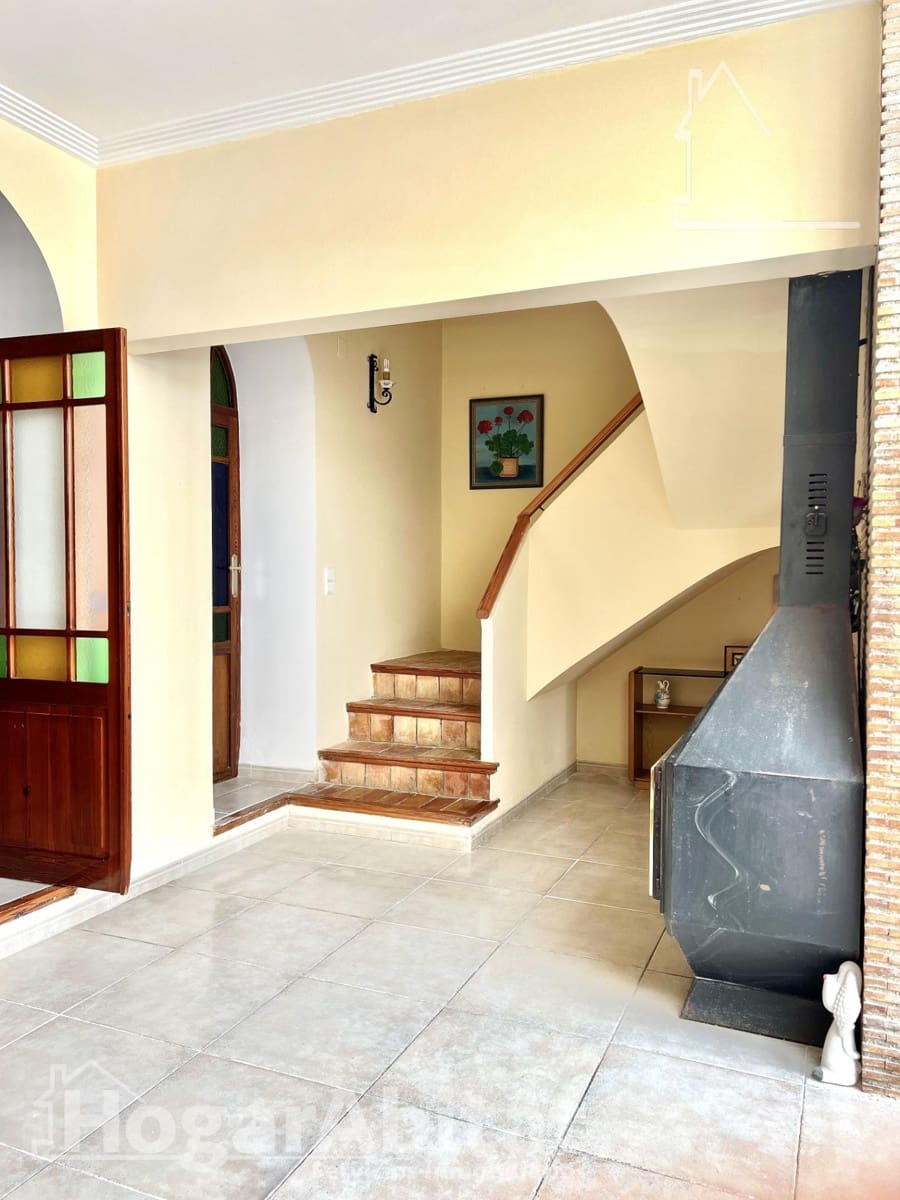 6 bedroom Townhouse for sale in Villalonga - € 299,000 (Ref: 9513466)