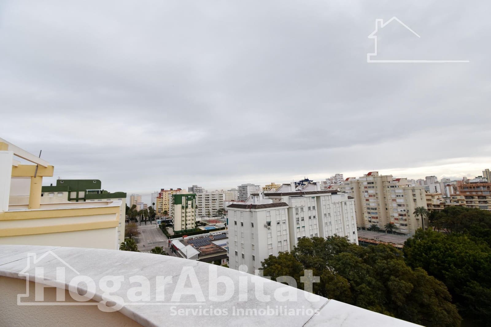 3 makuuhuone Asunto myytävänä paikassa Gandia mukana uima-altaan 
autotalli - 325 000 € (Ref: 9518942)