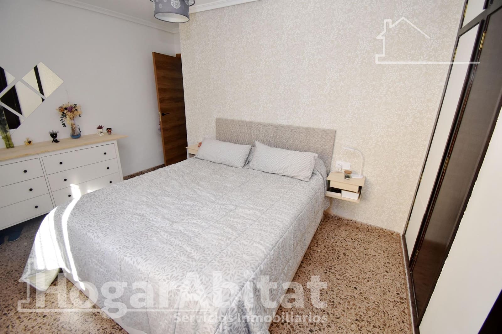 Piso de 4 habitaciones en Alcàsser en venta - 230.000 € (Ref: 9518945)