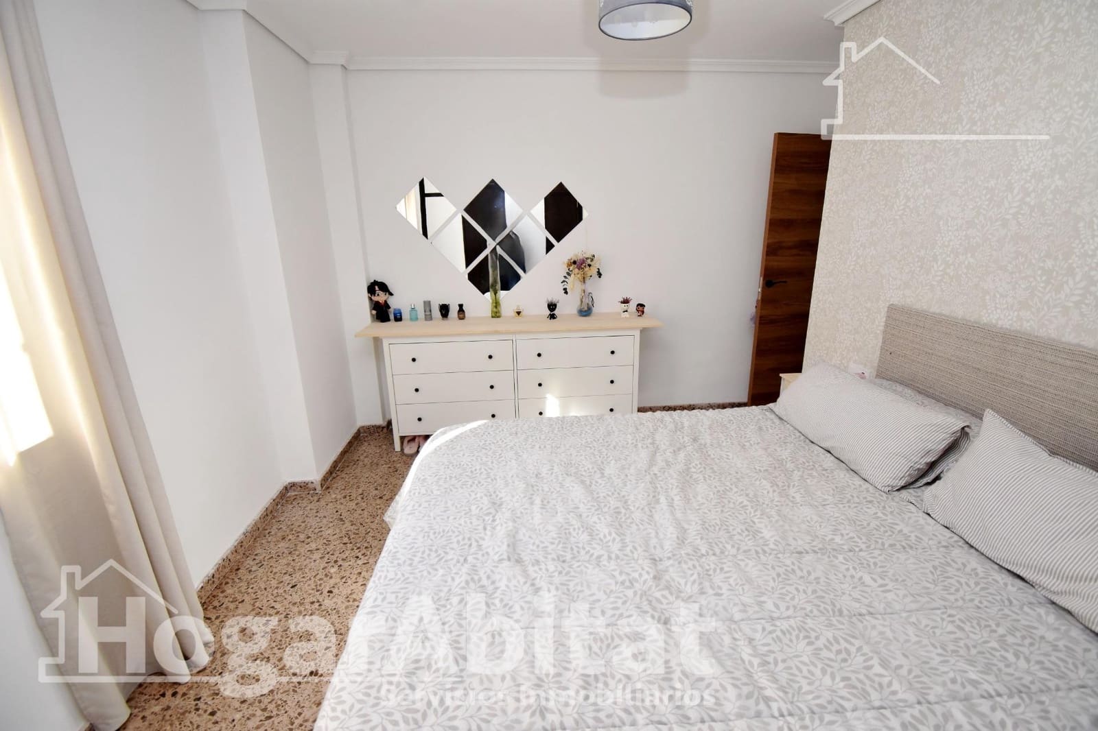 Piso de 4 habitaciones en Alcàsser en venta - 230.000 € (Ref: 9518945)