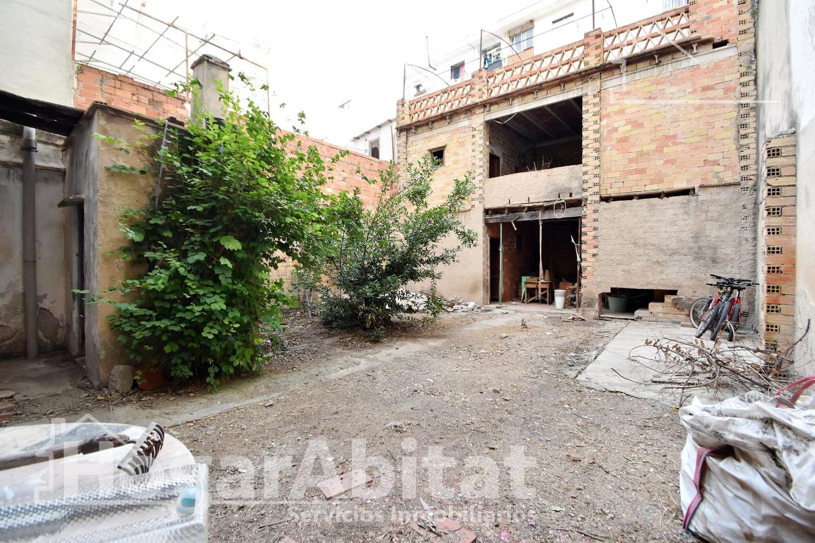 7 bedroom Townhouse for sale in Gandia - € 235,000 (Ref: 9519012)