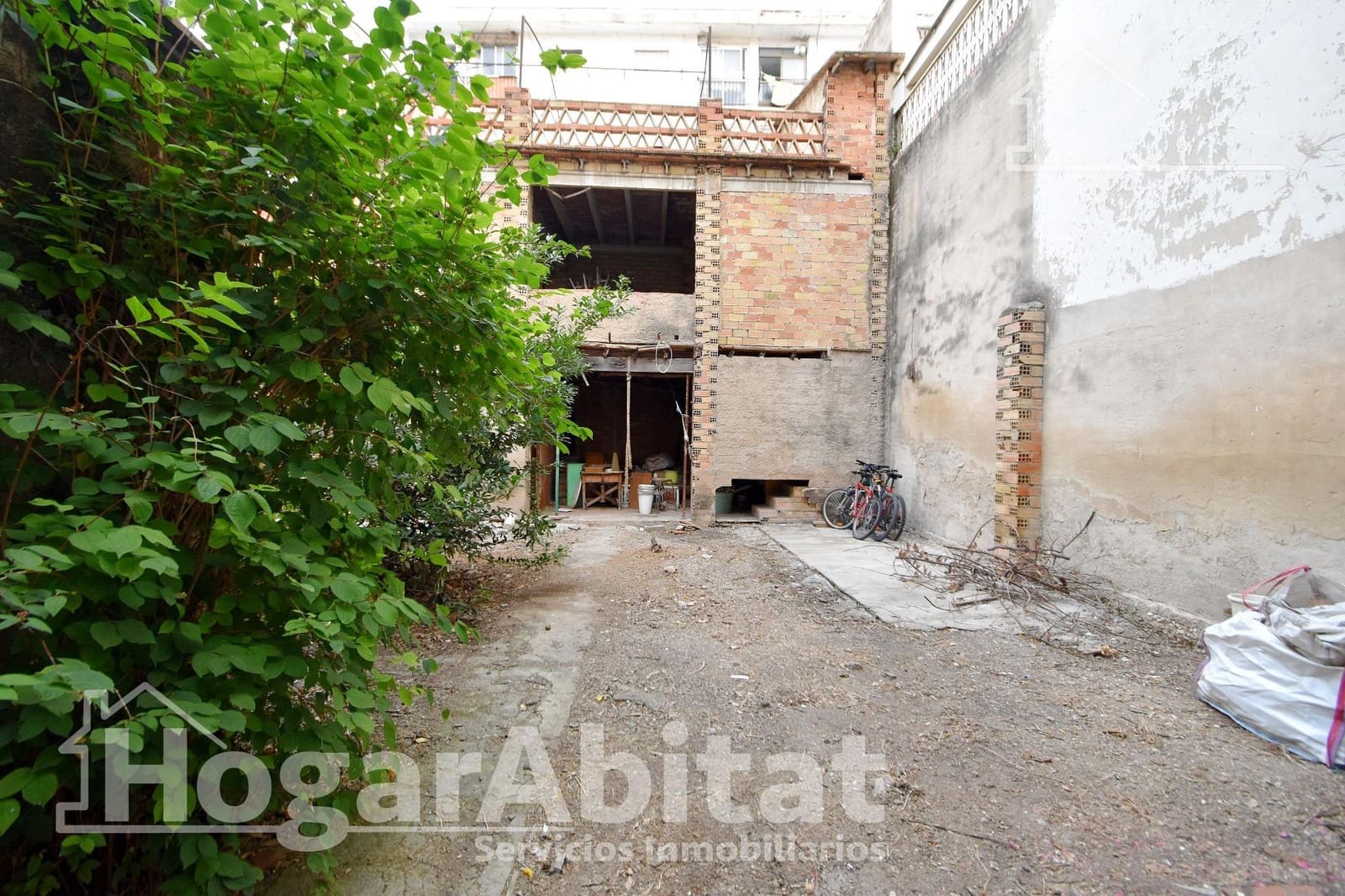 7 bedroom Townhouse for sale in Gandia - € 235,000 (Ref: 9519012)