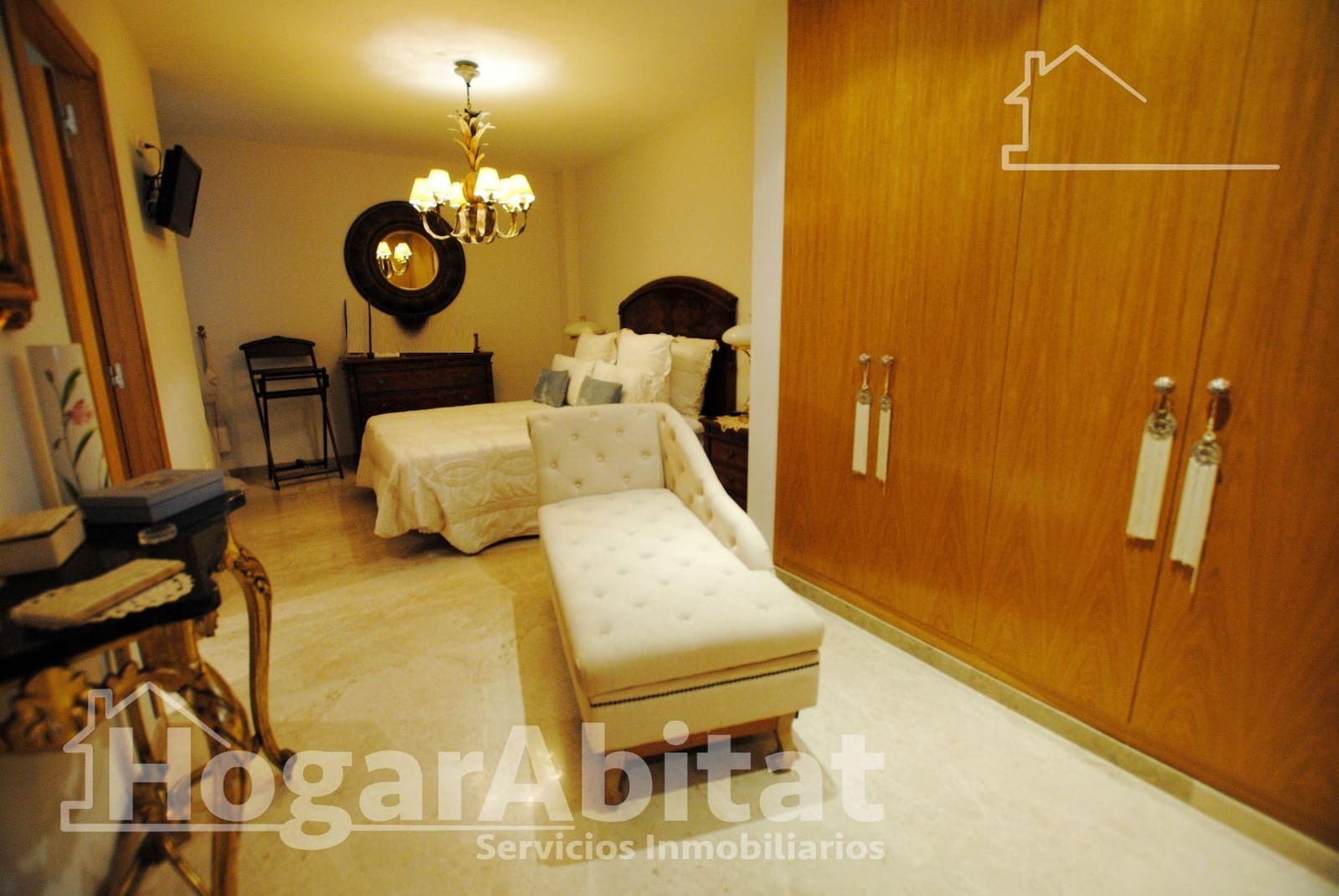 4 soverom Leilighet til salgs i Oliva med garasje - € 250 000 (Ref: 9524352)