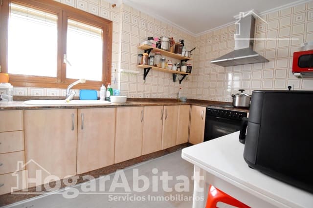 4 bedroom Flat for sale in Oliva Pueblo, Oliva - € 135,000 (Ref: 9524356)