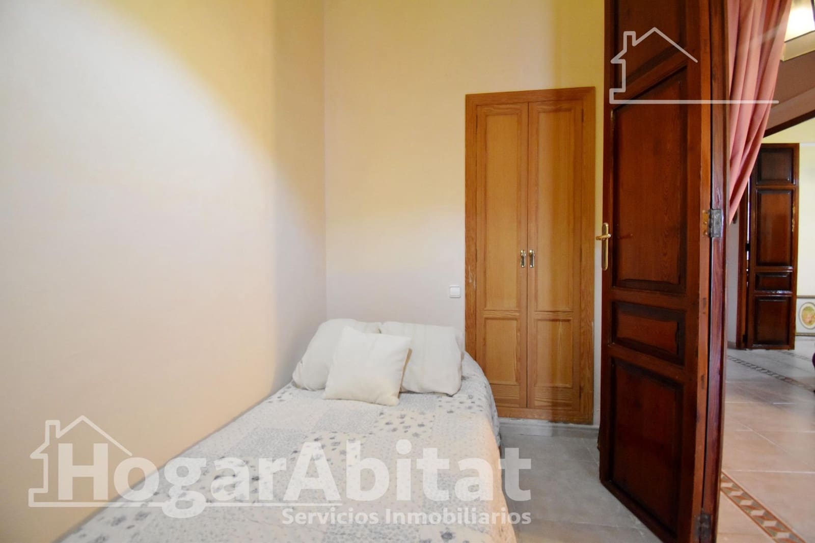 6 bedroom Townhouse for sale in Villalonga - € 299,000 (Ref: 9524377)