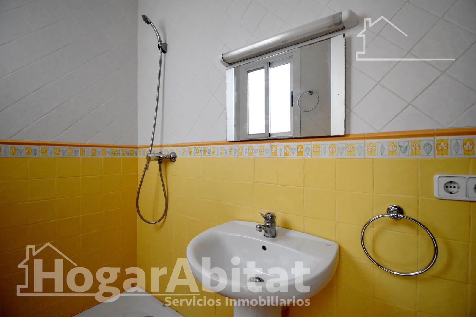6 bedroom Townhouse for sale in Villalonga - € 299,000 (Ref: 9524377)