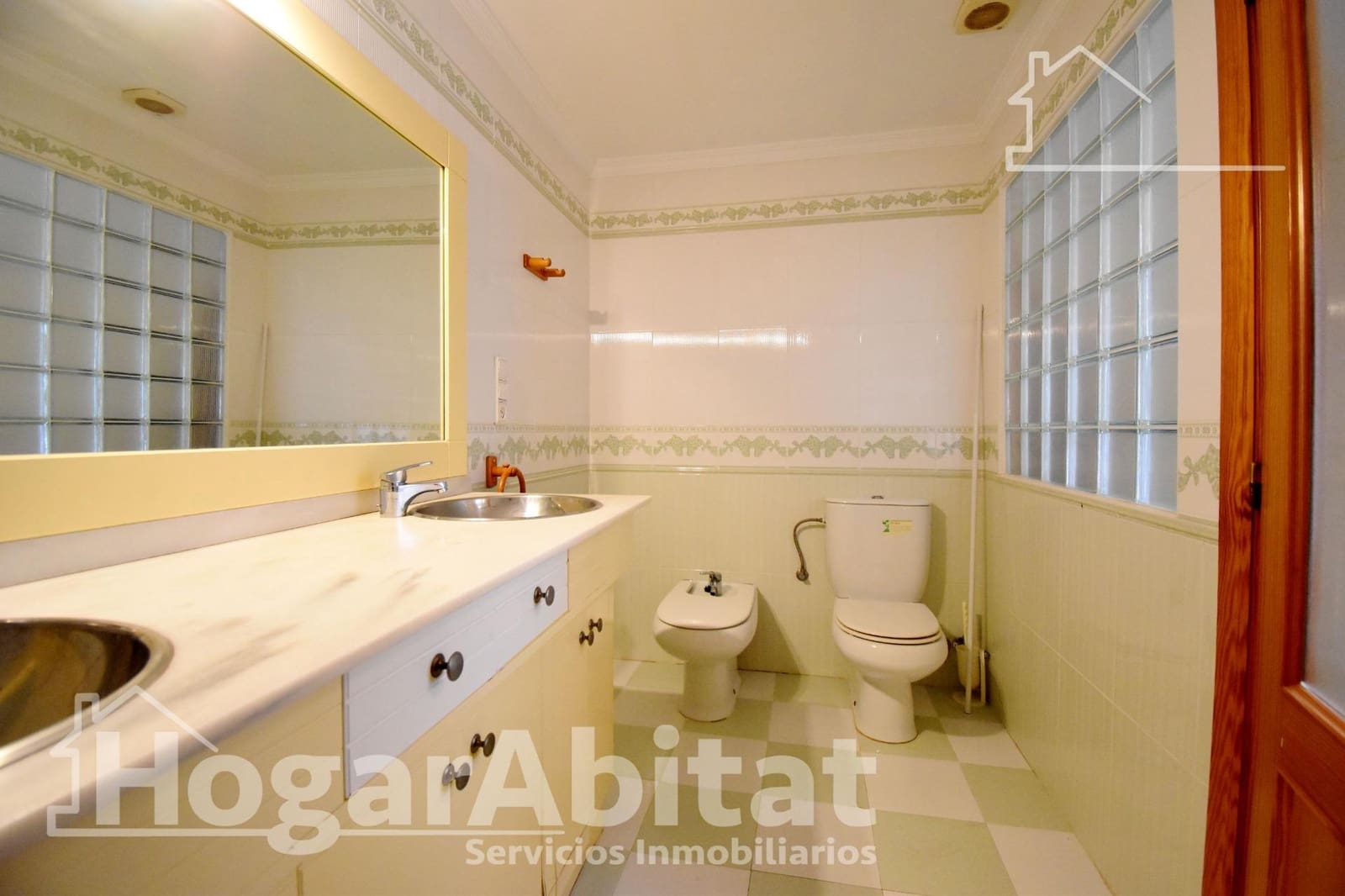 6 bedroom Townhouse for sale in Villalonga - € 299,000 (Ref: 9524377)