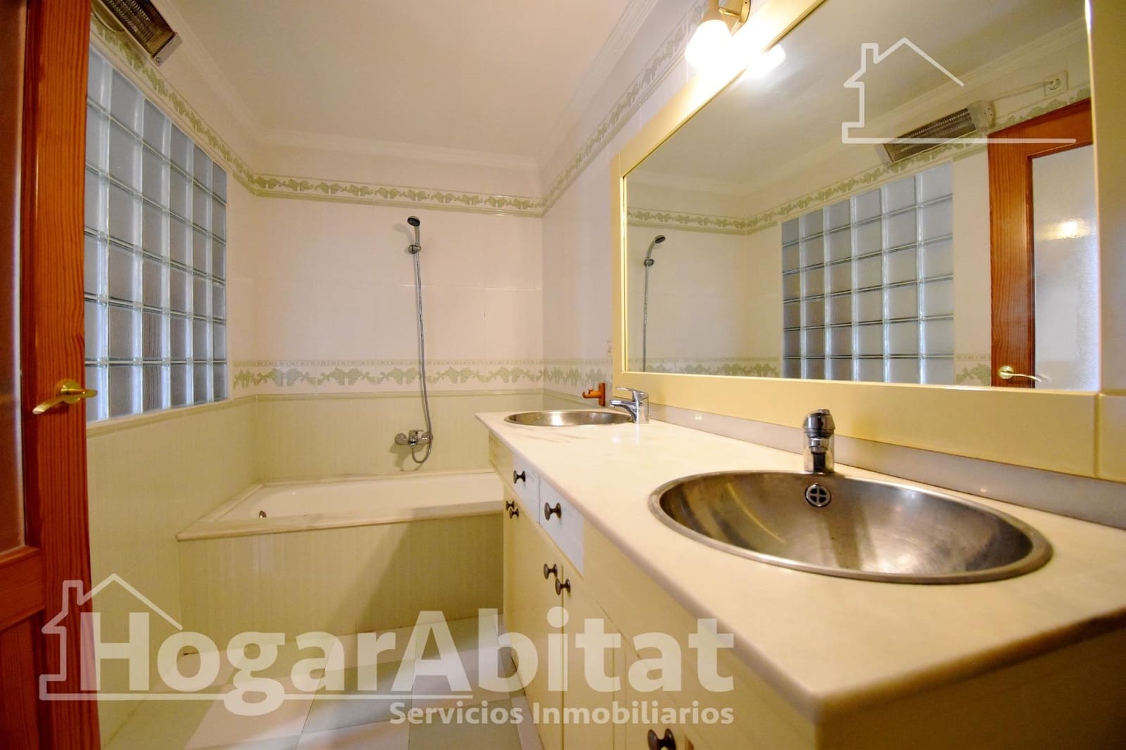 6 bedroom Townhouse for sale in Villalonga - € 299,000 (Ref: 9524377)