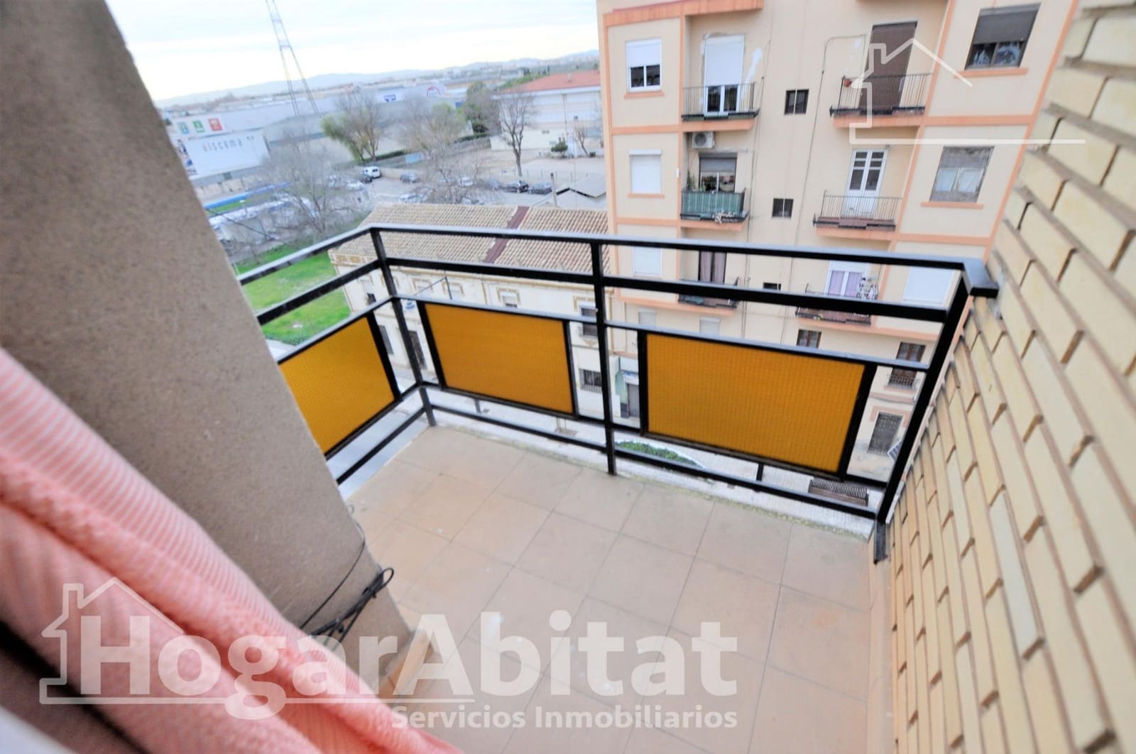 3 bedroom Flat for sale in Xirivella - € 105,000 (Ref: 9527750)